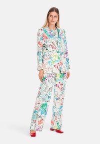 Блейзер Блейзер