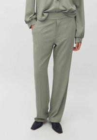 Прямые брюки Прямые брюки