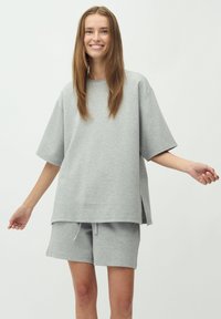 Футболка Футболка