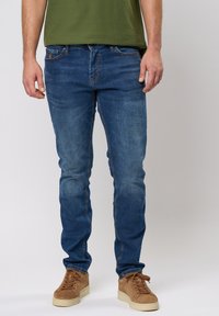 Прямые джинсы Прямые джинсы