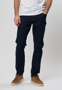 Узкие джинсы Узкие джинсы