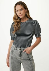 Футболка Футболка