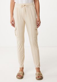 Брюки с накладными карманами Брюки с накладными карманами