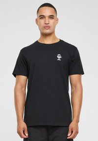 Футболка Футболка