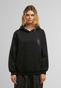 Пуловер с капюшоном Пуловер с капюшоном