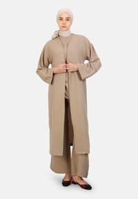 Широкие брюки Широкие брюки