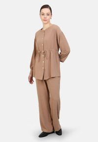 Широкие брюки Широкие брюки