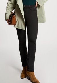 Джинсы Джинсы