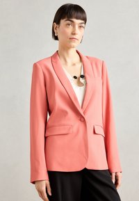 Блейзер Блейзер