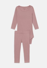 Брюки Брюки