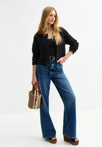 Вязаная кофта Вязаная кофта