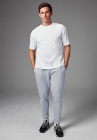 Спортивные штаны Спортивные штаны