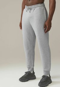 Спортивные штаны Спортивные штаны