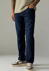 Прямые джинсы Прямые джинсы