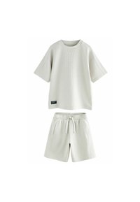 Шорты Шорты