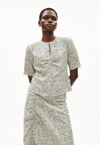 Блузка Блузка