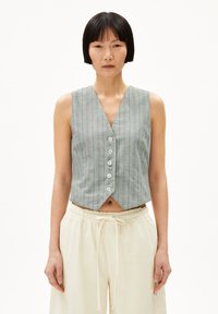 Жилет Жилет