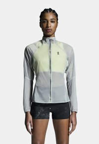 Спортивная куртка Спортивная куртка