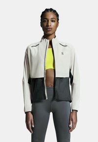 Спортивная куртка Спортивная куртка