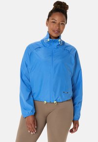 Спортивная куртка Спортивная куртка