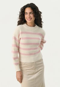 Пуловер в полоску Пуловер в полоску