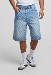 Шорты Шорты