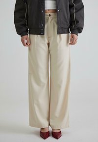 Широкие брюки Широкие брюки