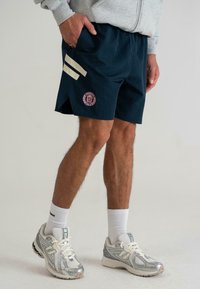 Шорты Шорты