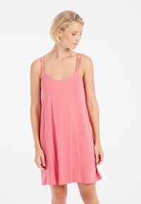 Короткое платье Короткое платье