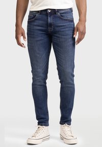 Узкие джинсы Узкие джинсы