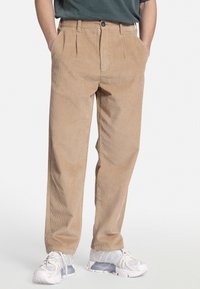 Вельветовые брюки Вельветовые брюки