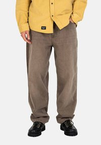 Прямые джинсы Прямые джинсы