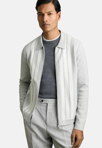 Вязаная кофта Вязаная кофта