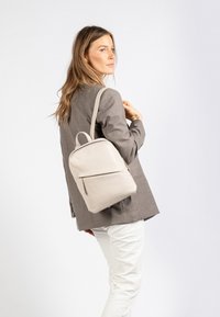 Кожаный рюкзак Кожаный рюкзак