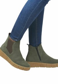 Полусапожки на платформе Полусапожки на платформе