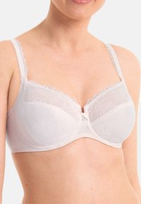 Бюстгальтер Бюстгальтер