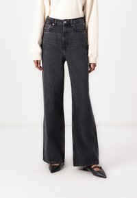 Джинсы Джинсы