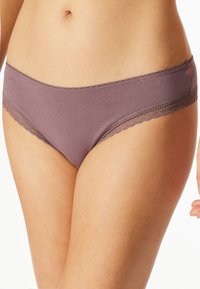 Стринги Стринги