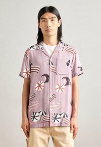 Рубашка с коротким рукавом Рубашка с коротким рукавом