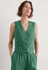 Жилет Жилет