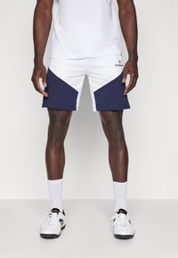 Шорты Шорты