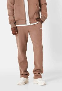 Спортивные штаны Спортивные штаны