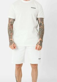 Шорты Шорты