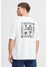 Футболка Футболка