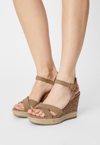 Эспадрильи Эспадрильи