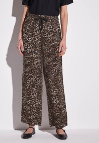 Спортивные штаны Спортивные штаны