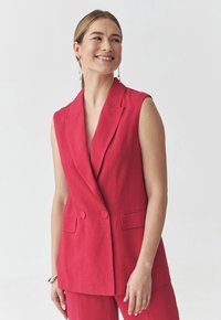 Длинный жилет Длинный жилет