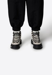 Походные ботинки Походные ботинки