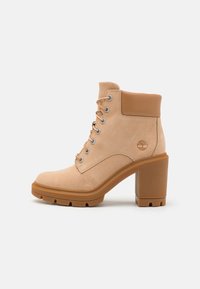 Полусапожки на высоком каблуке Полусапожки на высоком каблуке