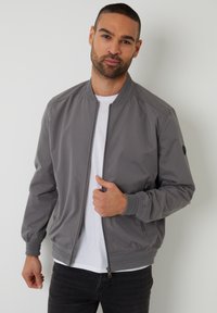 Куртка бомбер Куртка бомбер